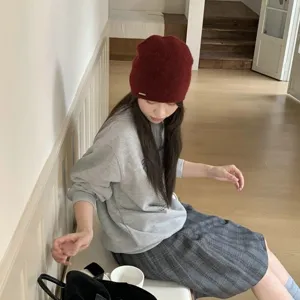 Berretto in maglia rossa da donna, morbido cappello invernale caldo, stile retro casual