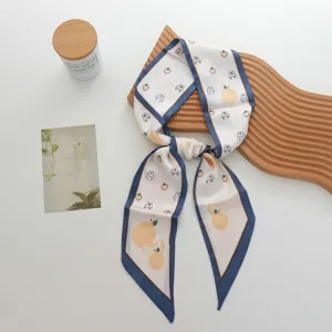 Smalle zijden sjaal met bloemenprint voor dames, stijlvolle lange hals- en haarlint accessoire.
