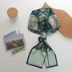 Groene bedrukte smalle zijden sjaal detail, elegante twilly lint voor haar of tassen.