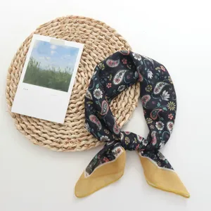 Vintage paisley print kleine vierkante sjaal haarband voor vrouwen zomerstijl chic.