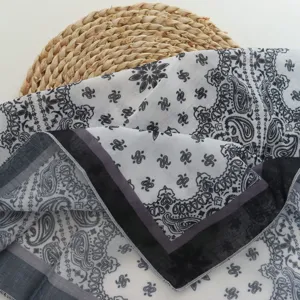 Pañuelo de algodón con estampado de cachemira en blanco y negro, bandana vintage para mujer.