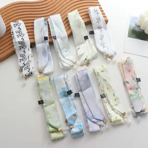 Foulard Ruban en Satin Doux pour Femmes Avec Pendentif Gland Perle Artificielle Style Néo-Chinois Bandeau Cheveux Long Ceinture Imprimé Foulard Mince pour Dames