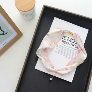 Floral silk scarf for women with magnetic buckle and pearl pendant fashion decorative neck wrap