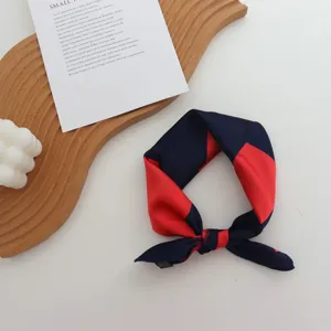 Faux soie petit carre foulard, bandeau de cheveux a blocs de couleur geometriques etanche.