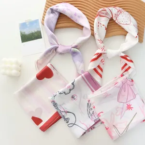 Zoet Carton Bedrukt Polyester Vierkante Sjaal Mode Haarband Nek Accessoire Zijde Satijn Gevoel Kleine Hoofddoek Voor Dames Decor