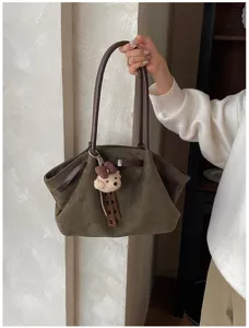 Retro suède shopper voor vrouwen, grote capaciteit schoudertas met schattige berenhanger.