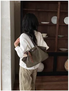 Vintage suède tote tas voor dames, grote capaciteit schouder- en okseltas voor de herfst.