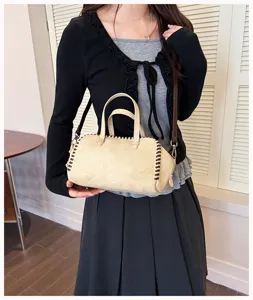 Retro Wildleder Boston Handtasche für Damen, Kissen Umhängetasche mit Nähten, beige.