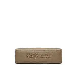 Sac à main professionnel en cuir texturé kaki vue du bas, grand cabas de voyage pour femmes.