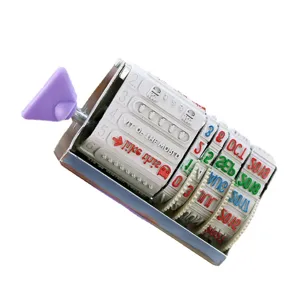 Tampon dateur à rouleau DIY multifonctionnel avec cadre métallique et poignée violette.