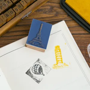 Tampon en caoutchouc Tour Eiffel pour journal DIY décoration et projet d'artisanat.