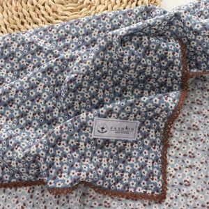 Retro bloemvormige katoenen kleine vierkante sjaal met bruine kanten rand voor dames.