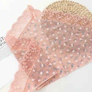 Japanese literary retro floral lace triangular headscarf fashion versatile hair accessory.