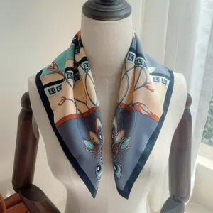 Seidenschal Detail, elegantes geometrisches Muster, Vintage Art Stil für Damen.