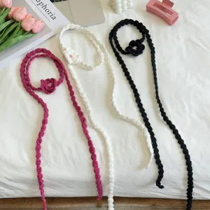 Handgemachte gehäkelte Blumen schmale Schal Damen eleganter Kragenschal modisches Accessoire.