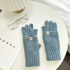 Stilvolle hellblaue Zopfmuster-Strickhandschuhe, bequeme lange warme Winterhandschuhe.