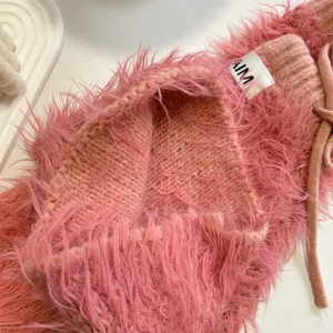 Chauffe-jambes duveteux roses détail tricot fourrure chaud chaussettes d'hiver mode rue cosy.