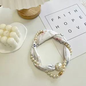 Fashion pearl silk scarf for women, elegant floral neckerchief with magnetic clasp.