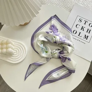 Bloemig zijden sjaaltje elegante kleine halsdoek stijlvolle haarband modieuze tassenaccessoire