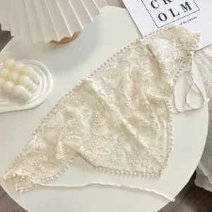 Sciarpa triangolare in pizzo beige vintage fascia per capelli floreale carina per donne