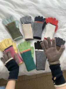 Detailed view of colorblock knit gloves, warm winter long sleeve gloves for students and couples.