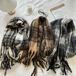 Bufanda de cuadros clásica para hombre y mujer, chal largo y cálido con flecos de invierno.