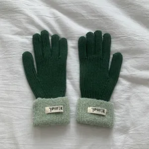 Dark green knit gloves for women, winter warm thick fleece cuff split finger warm gloves.