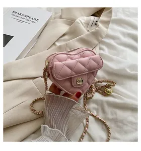 Roze gewatteerde hartvormige schoudertas met ketting, stijlvolle mini-handtas voor dames en kinderen.