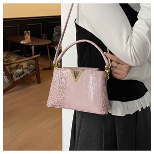 Pink crocodile pattern handbag, stylish shoulder crossbody bag for women, trendy daily accessory.