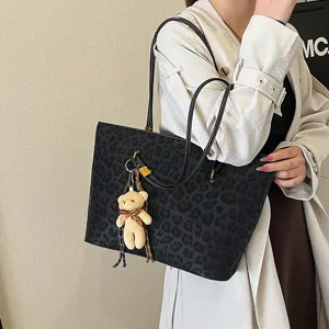 Σικ vintage τσάντα shopper με λεoπάρ print για γυναίκες, κομψή τσάντα ώμου με αρκουδάκι.
