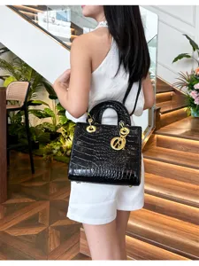 Black crocodile pattern women handbag, classic stylish design PU leather shoulder bag.