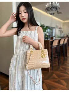 Women stylish crocodile pattern handbag elegant shoulder crossbody bag for daily fashion wear