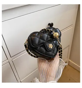 Zwarte gewatteerde hart mini crossbody tas met gouden ketting en bloem voor vrouwen