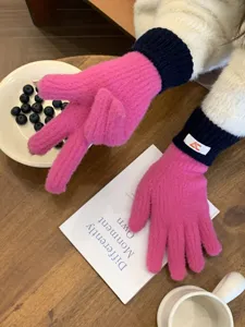 Women color-block knit touch screen gloves autumn winter warm cozy cycling apparel detail