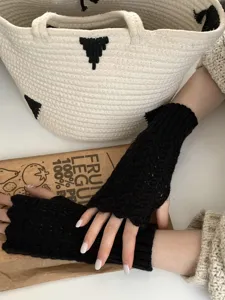 Guantes cortos de punto negro sin dedos invierno calientes para escribir detalles