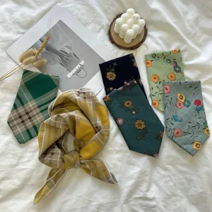 Foulard Carré Minimaliste en Poliestere Imprimé Vintage pour Femmes Bandeau Cheveux Géométrique Floral Tour de Cou Accessori Été