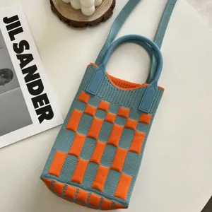Mini sac bandoulière tricoté à carreaux, pochette de téléphone bleue et orange pour usage quotidien.