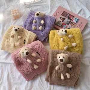 Écharpe en tricot avec peluche ours pour femme, cache-cou chaud d'hiver style mignon.
