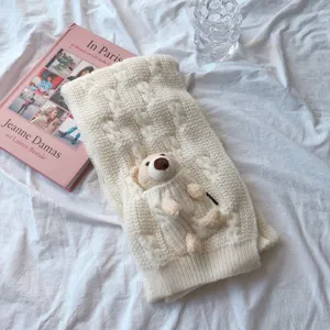 Écharpe en tricot torsadé crème douillette avec ours en peluche, foulard d'hiver doux pour femme.