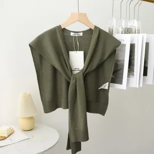 Oliven grüner Strick Pullover Schal falscher Kragen Damen Herbst Frühlings Mode Outfit