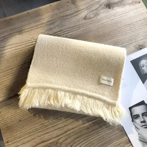 Einfarbiger, gestrickter Fransenschal für Damen, kuschelig, warm, stilvoll und süß für den Winter.