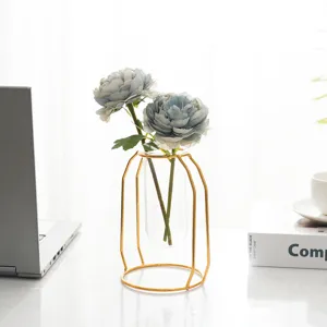 Nordische goldene Glas Blumenvase mit geometrischem Metallständer Tischdekoration