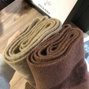 Acogedora bufanda de invierno de color sólido pañuelo de felpa cálido para mujeres diario
