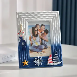 Marco de fotos de estilo mediterráneo con decoración 3D de velero y estrella de mar