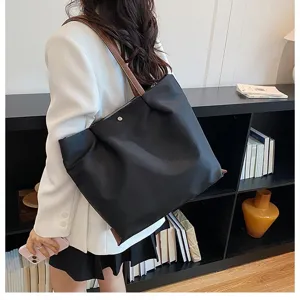 Casual oxford cloth shoulder bag with large capacity stylish trendy commuter tote bag for daily.