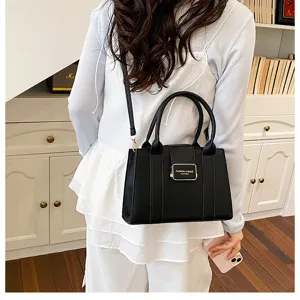Sac cabas bandoulière femme en cuir PU noir, élégant sac à main décontracté avec serrure.