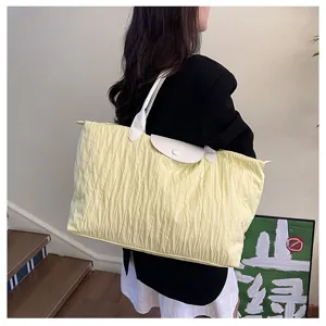 Women's casual yoga shoulder tote bag, large capacity lightweight travel commuter bag.