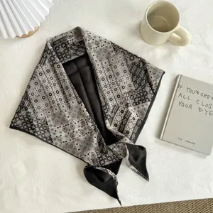 Retro ethnic botanical print triangular scarf, versatile cotton bandana shawl for stylish daily wear.