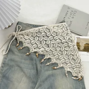 Sciarpa Triangolare Etnica in Pizzo Con Nappine e Perline di Conchiglia Bohemian Sciarpa da Fianchi all'Uncinetto per Donna Accessorio Primavera Autunno