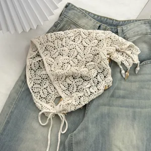 Foulard triangolare in pizzo uncinetto boho con frange di conchiglie, fascia.